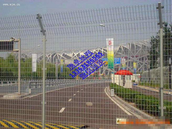 安順護(hù)欄網(wǎng)廠家 鐵絲網(wǎng)圍欄 雙邊絲護(hù)欄網(wǎng)