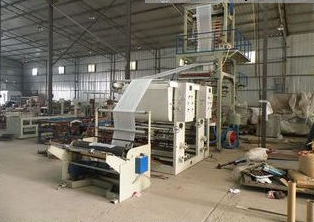 供應(yīng)上牽引旋轉(zhuǎn)熱收縮膜吹膜機(jī) 鑫宏牌上牽引旋轉(zhuǎn)熱收縮膜吹膜機(jī)