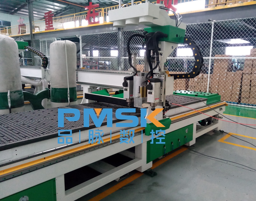 品脈M6-S板式家具開料機 雙工位數(shù)控開料機