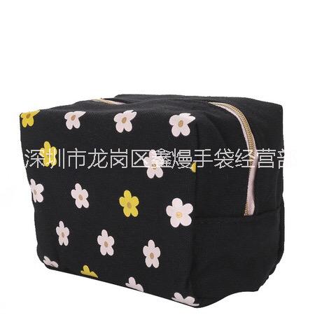 龍崗  17新款韓版時(shí)尚貼花化妝包 零錢(qián)