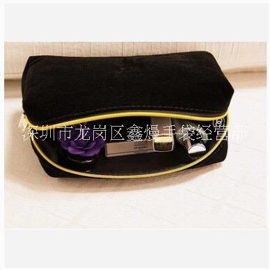龍崗 簡(jiǎn)約絨布大容量洗漱包 刺繡化妝包