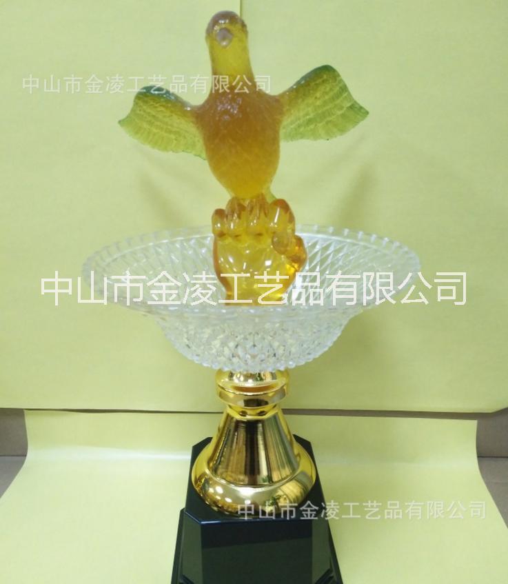 廠家供應(yīng)賽鴿鴿子獎(jiǎng)杯 信鴿金屬獎(jiǎng)杯 新款*信鴿獎(jiǎng)杯定制