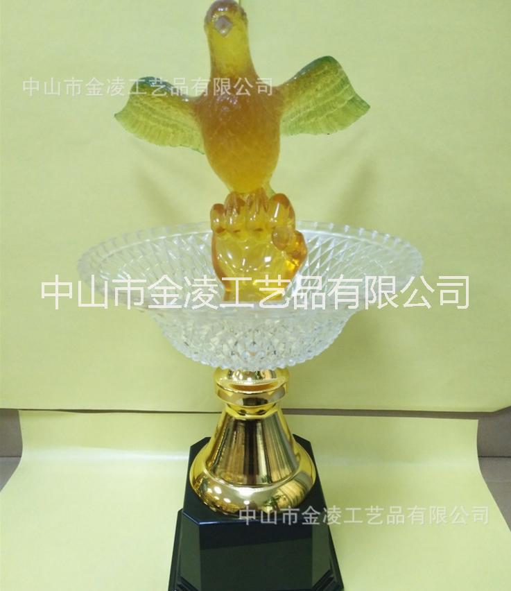 廠家供應(yīng)賽鴿鴿子獎(jiǎng)杯 信鴿金屬獎(jiǎng)杯 新款*信鴿獎(jiǎng)杯定制