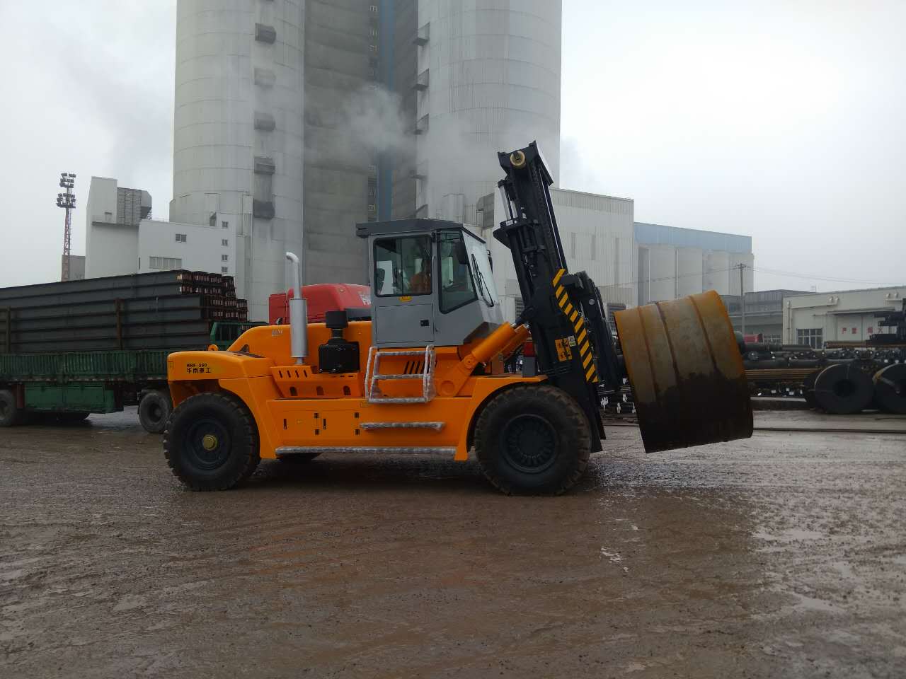 20噸叉車|福建國產(chǎn)socma20噸叉車比較國外進(jìn)口20噸叉車配置價(jià)格