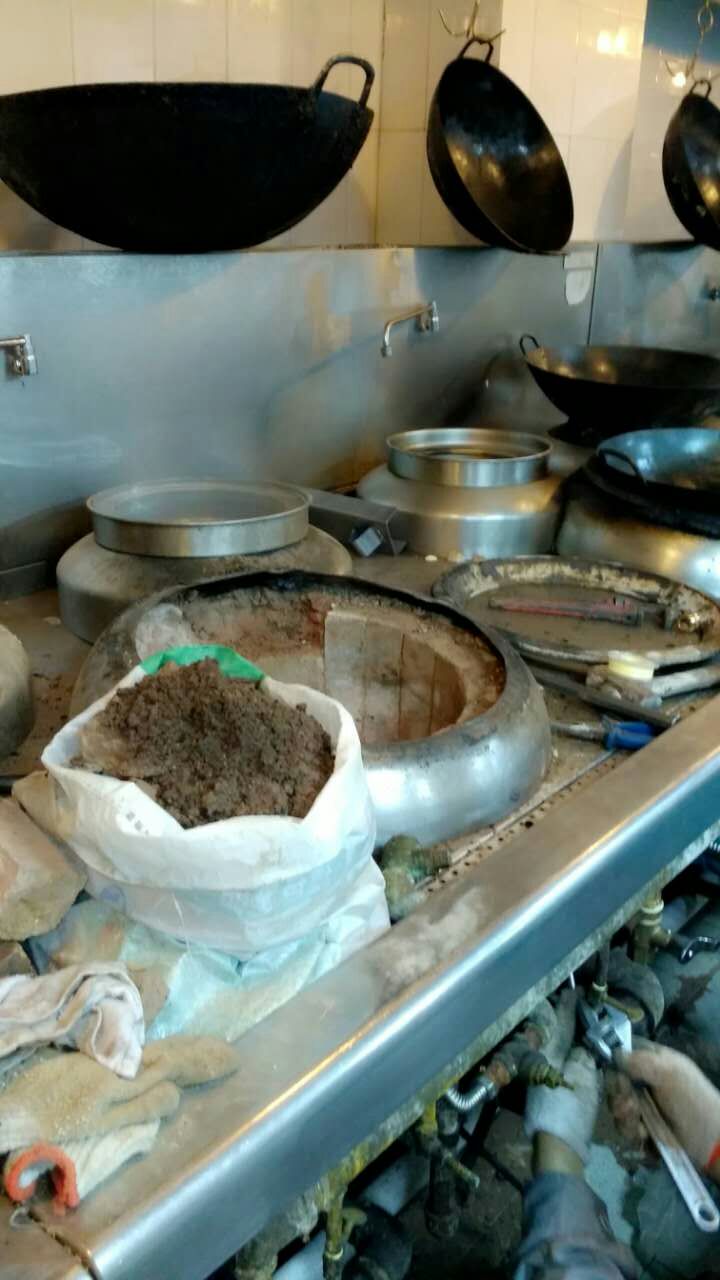 供應(yīng)上海市大型油煙凈化器清洗廚房煙道清洗維修