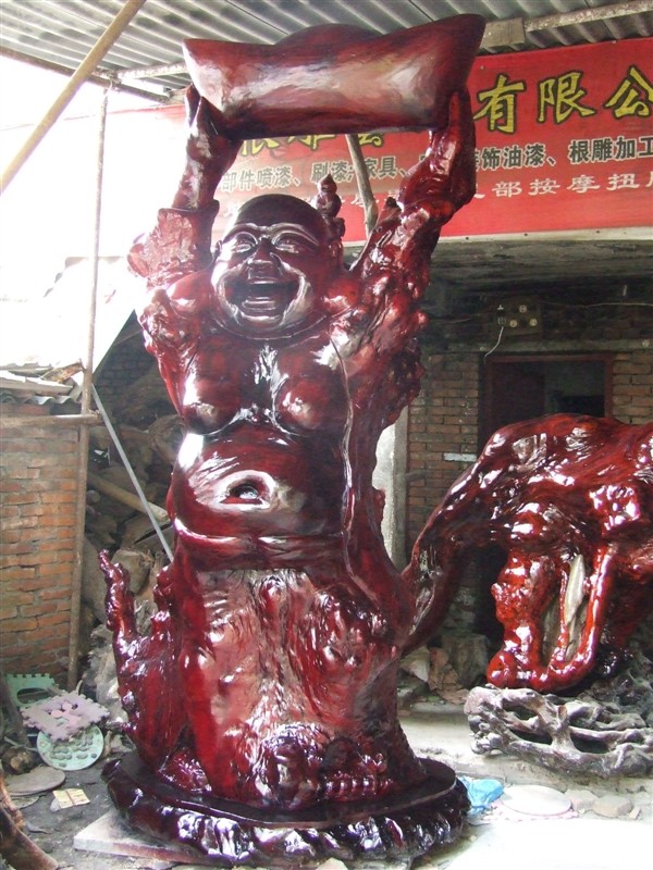 根雕勒佛獻(xiàn)寶，巨型根雕勒佛十堰根雕湖北根雕襄陽根雕