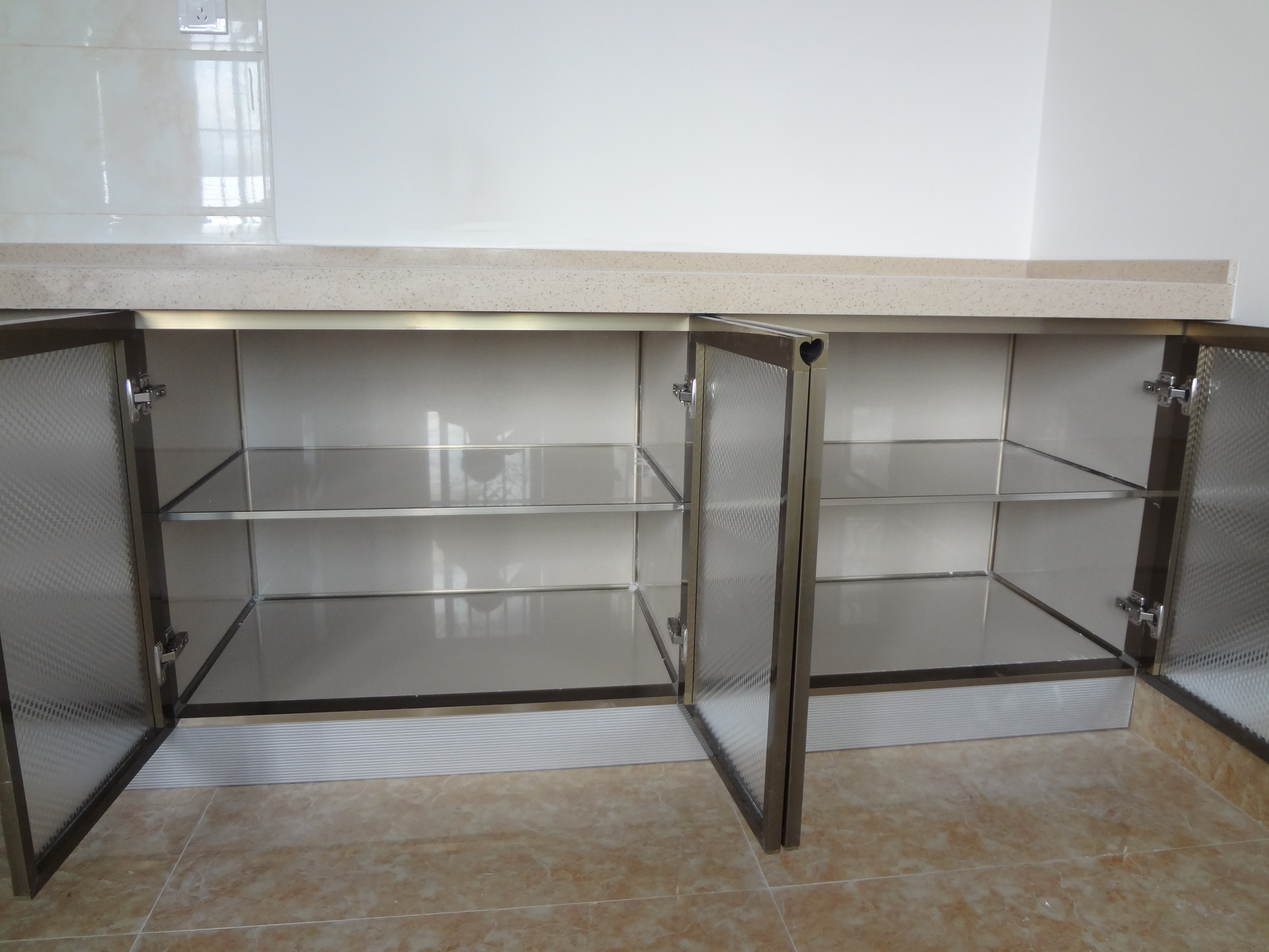 全鋁合金櫥柜衣柜鋁材陶瓷合金鋁材廠家直銷，成品定制