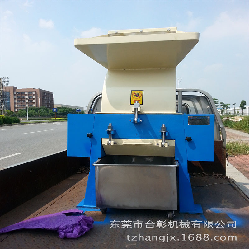 青海破碎機價格，玉米秸稈粉碎機多少錢一臺，多功能粉碎機圖片