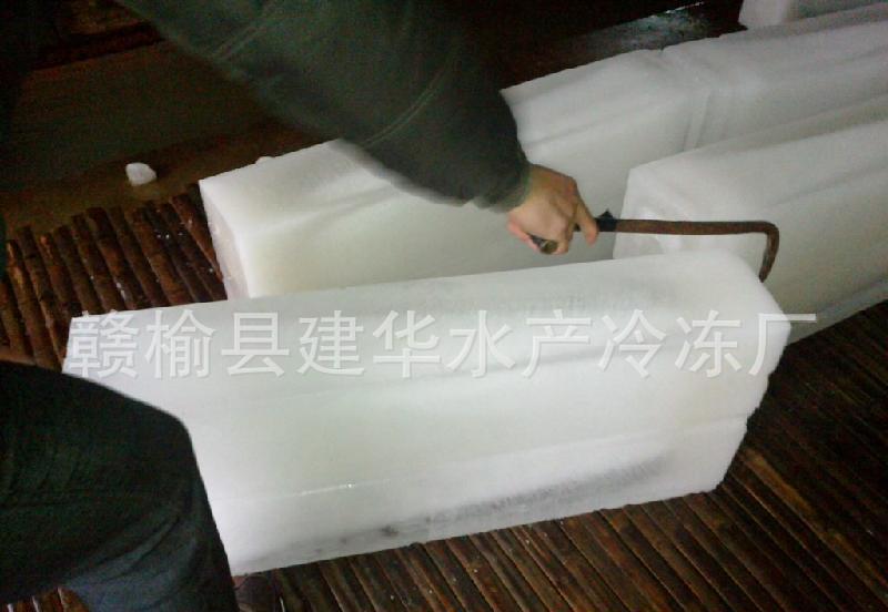 閔行區(qū)降溫冰塊供應(yīng)學(xué)校/工廠/車間/機(jī)房等大冰塊配送