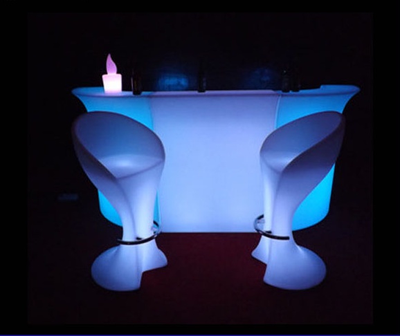 滾塑LED燈罩殼加工定做 滾塑酒吧LED桌椅定做 滾塑室內(nèi)外觀賞燈價格  滾塑LED燈加工開模