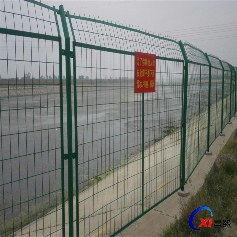 昌熙供應(yīng)水源地框架護(hù)欄網(wǎng) 公路 河道防護(hù)網(wǎng) 綠色隔離網(wǎng) 廠家直銷一手貨源