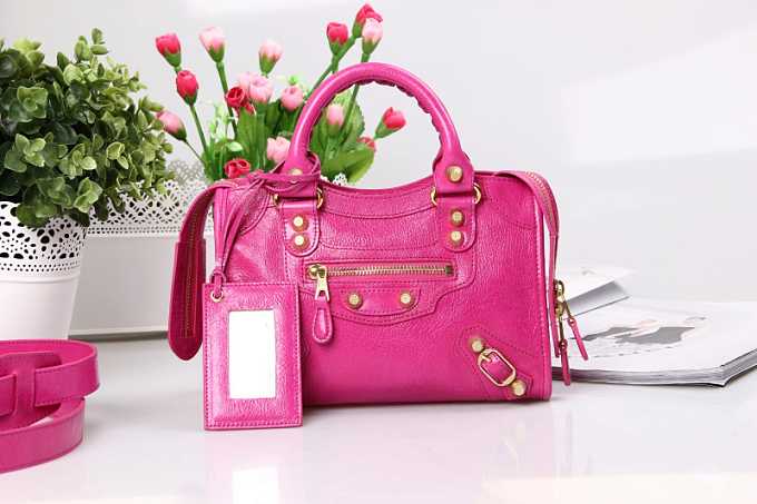 路易威登女包的保養(yǎng)方法，包包貨源