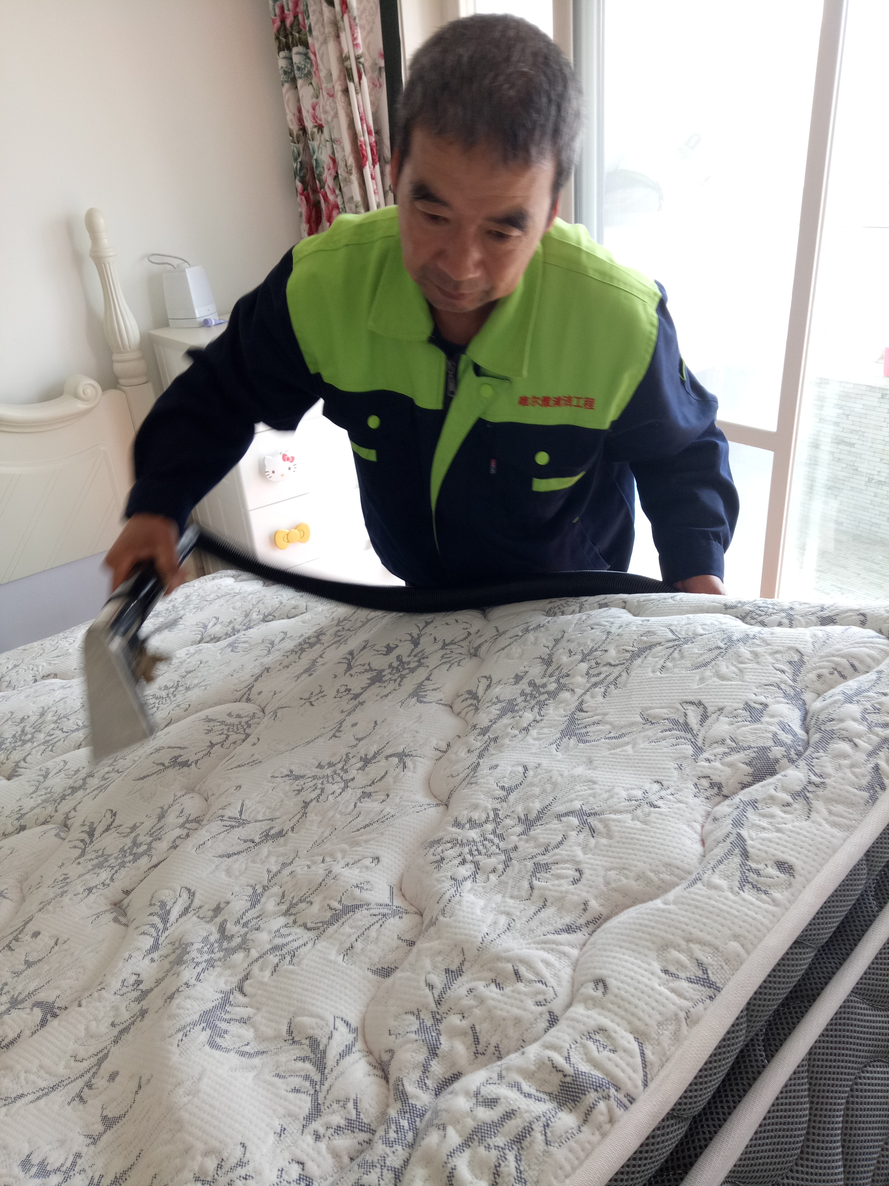 青島床墊清洗服務(wù)@青島床墊清洗價(jià)格@青島床墊清洗電話