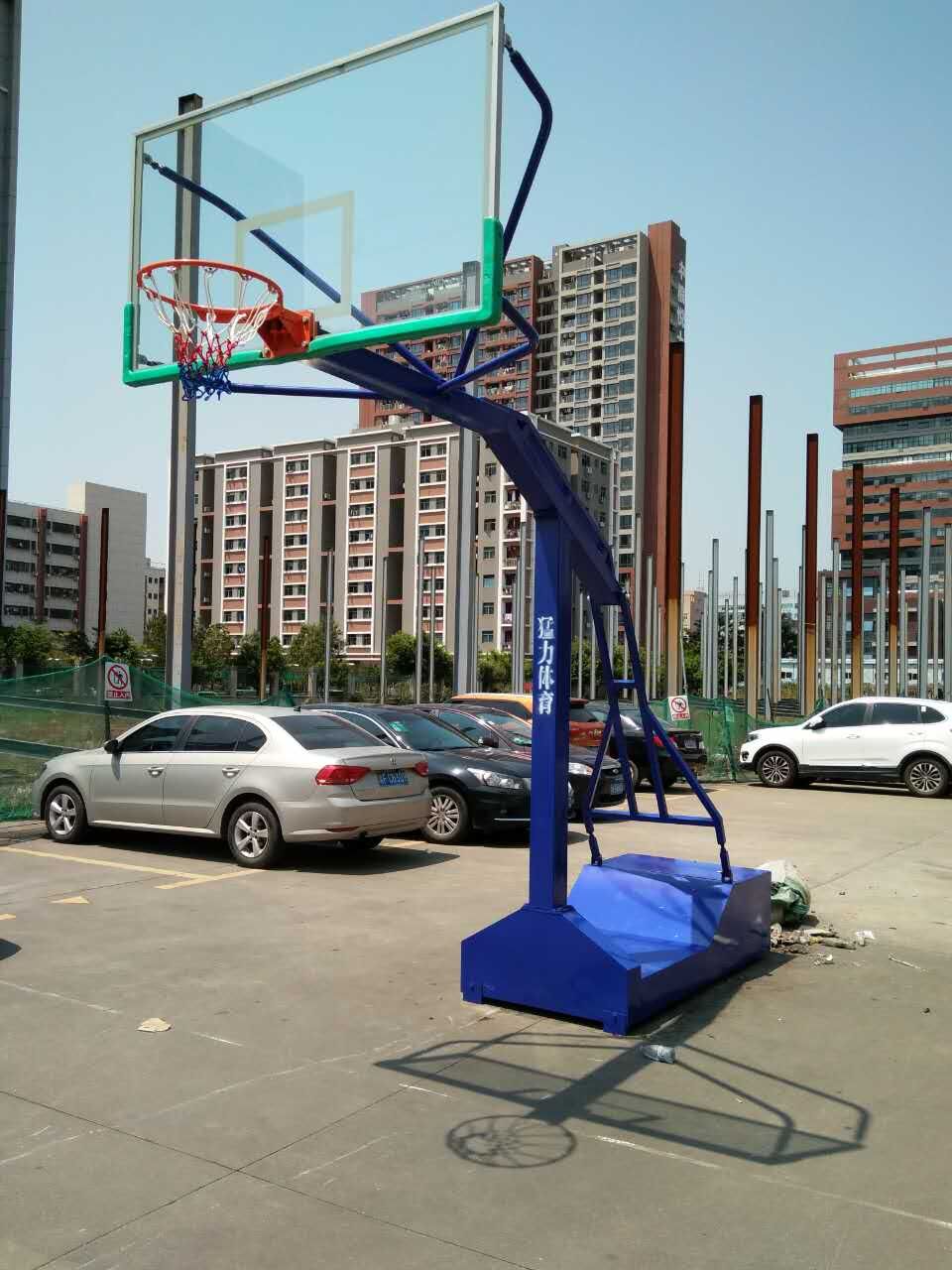 深圳移動籃球架廠家 深圳南山移動籃球架廠家深圳可移動戶外室外籃球架送貨安裝