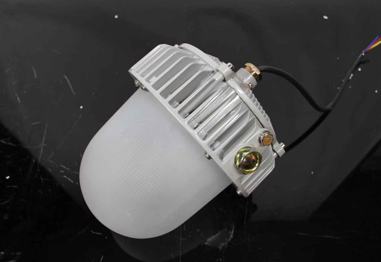 LED防眩天棚燈 江蘇廠家led防爆燈 200W led防爆燈廠房 加油站 投光燈