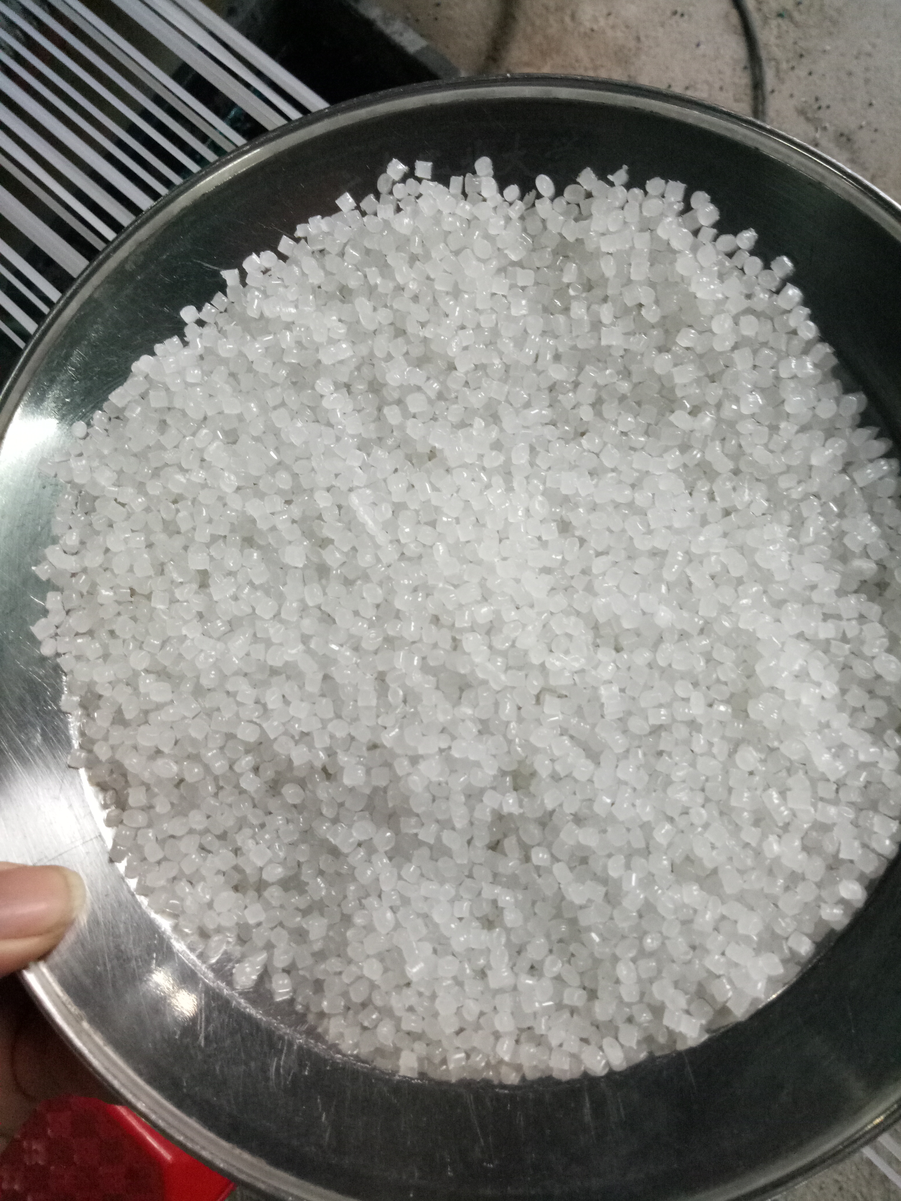 汕尾PE塑膠再生顆粒  汕尾PE塑膠再生顆粒廠家 汕尾PE塑膠顆粒批發(fā)商 汕尾PE塑膠顆粒批發(fā)價(jià)