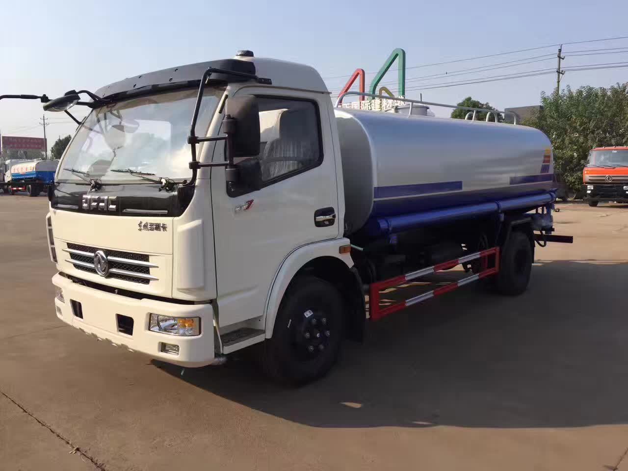9.2噸灑水車(chē)新車(chē)廠家優(yōu)惠價(jià)直銷(xiāo)