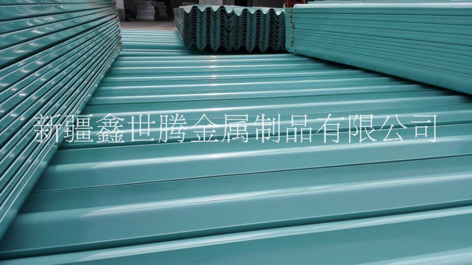 烏魯木齊公路波形梁鋼護欄報價 新疆高速公路防撞護欄板廠家