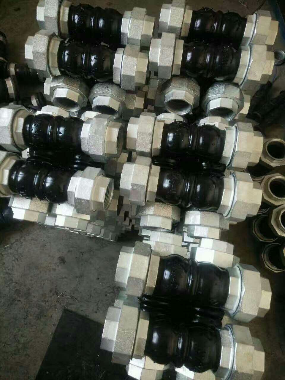 風(fēng)機(jī)管道絲扣軟連接