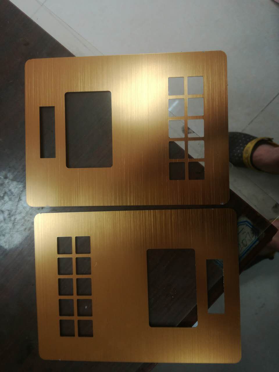 訂做5052氧化拉絲鋁板 古銅色/亮銀色/金色拉絲鋁板