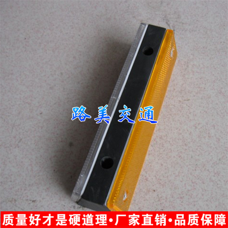 輪廓標(biāo)道路輪廓標(biāo)梯形輪廓標(biāo)海南廠家直銷矩形輪廓標(biāo)柱式輪廓標(biāo)反光輪廓標(biāo)太陽(yáng)能輪廓標(biāo)