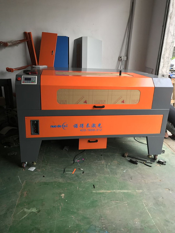 深圳松崗小型激光切割機皮革布料激光切割機