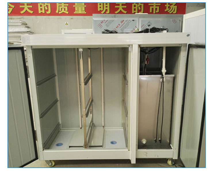 60斤自動豆芽機(jī)采用優(yōu)質(zhì)微電腦控制，自動淋水自動控溫，豆芽機(jī)操作簡單節(jié)省人力節(jié)省時間