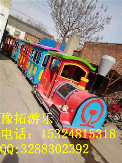 趕廟會商場無軌小火車室內(nèi)