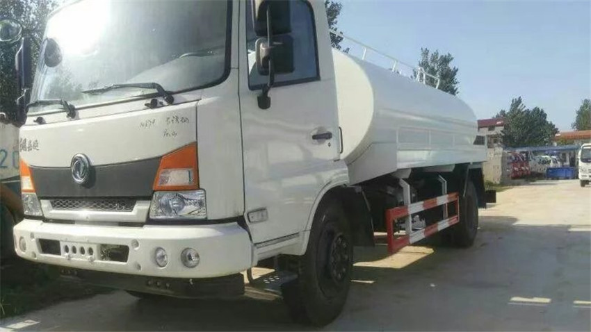 哈爾濱灑水車廠家直銷免稅上牌