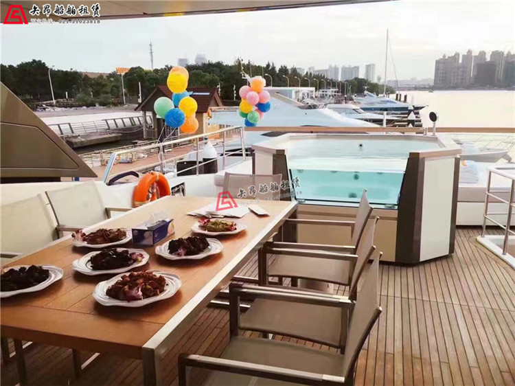 圣勞倫佐96尺游艇租賃 浦江租艇 豪華25人座游艇出租 結(jié)婚租艇