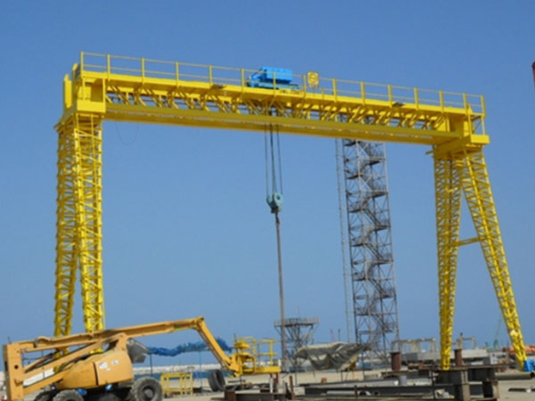 基地直銷高質(zhì)量雙梁龍門起重機(jī) 直銷MG型雙梁門式起重機(jī)