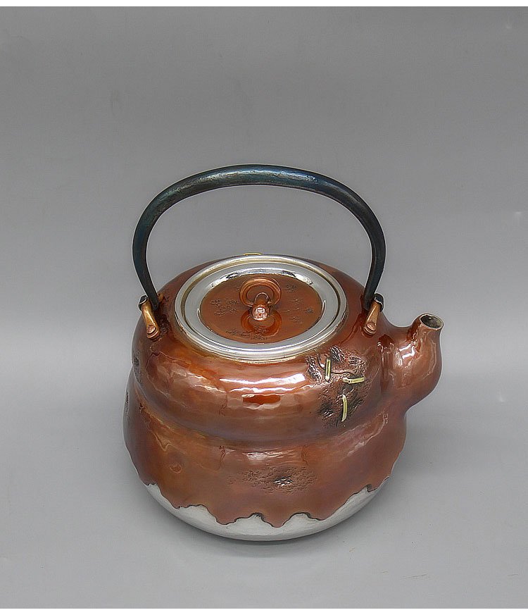 銅包銀壺  工廠定制批發(fā)  高端禮品定制  鳴鶴制作  民間手工藝銀壺  高端會(huì)所