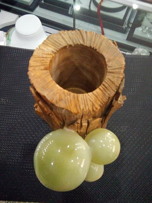 青白玉 筆筒 青白玉*筆筒，工藝品禮品