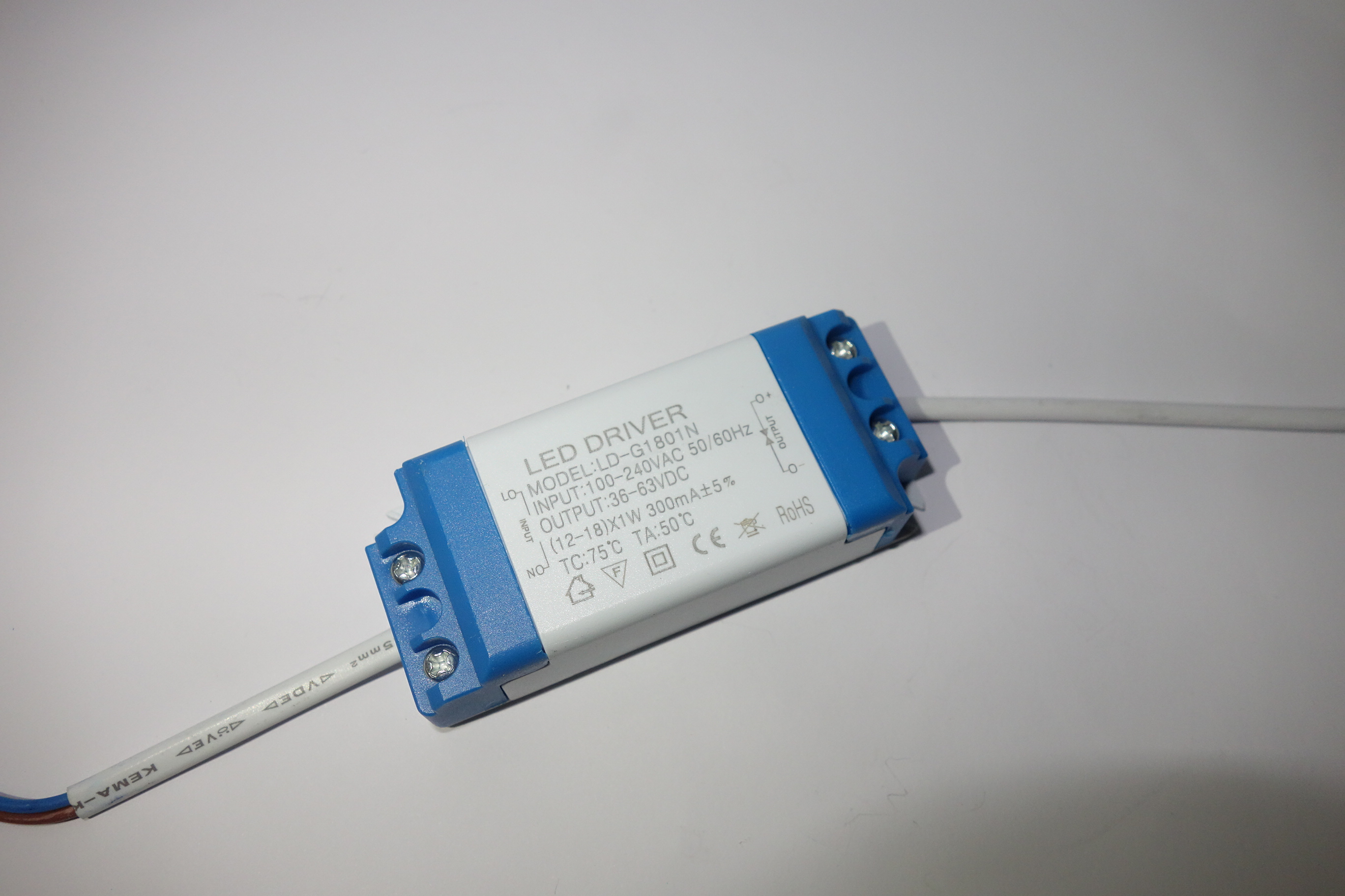 LED12-18*1W塑殼電源