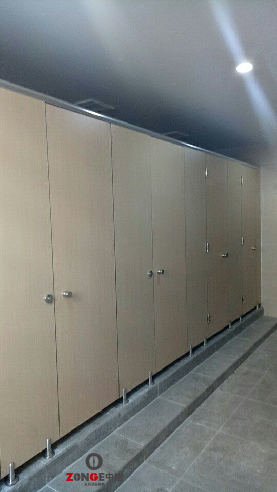 廠家生產(chǎn)供應  防潮衛(wèi)生間隔斷板