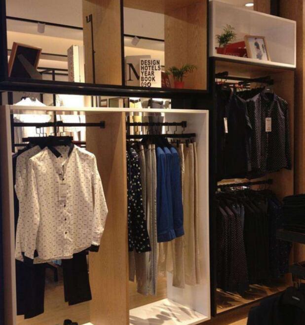 服裝展柜、服裝展柜制作廠家、展柜尺寸、展柜設(shè)計
