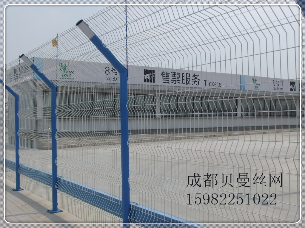 四川隔離網(wǎng)價(jià)格-隔離柵欄-護(hù)欄網(wǎng)廠家-柵欄廠家