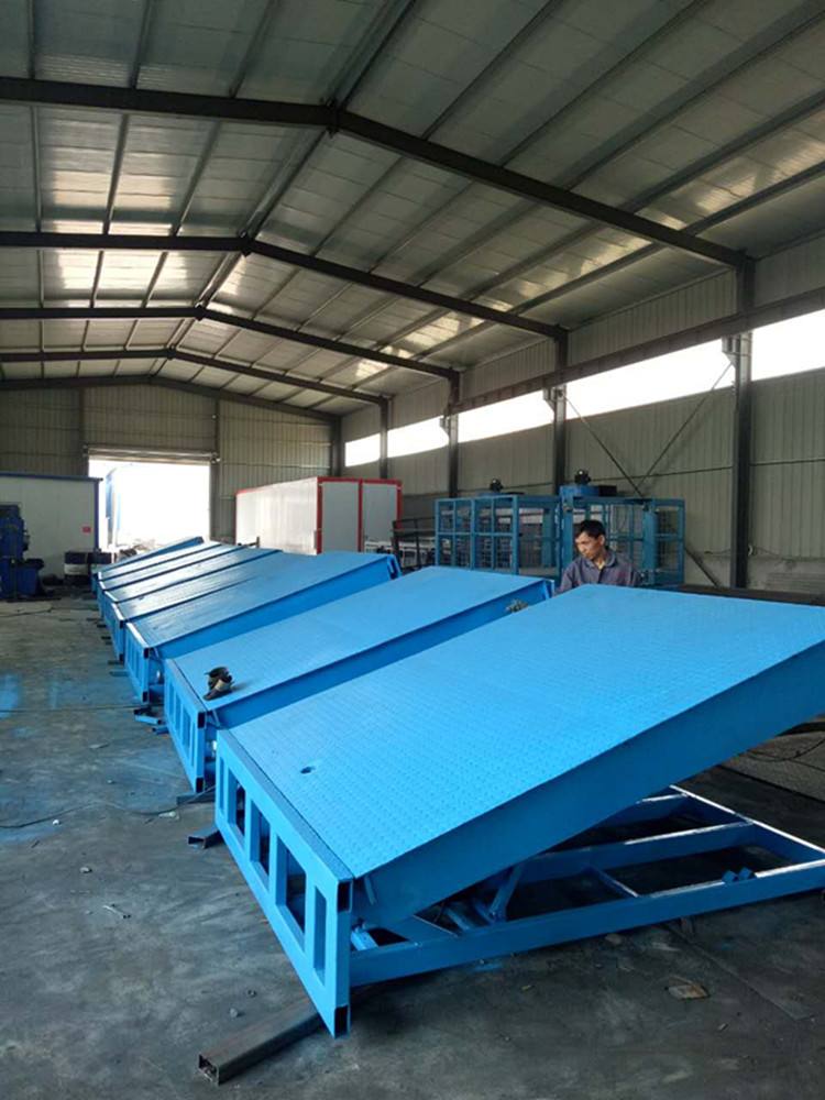 固定液壓登車橋 固定液壓登車橋DCQG6-0.8廠家直銷——山東藍天升降機械，價格*惠支持定制