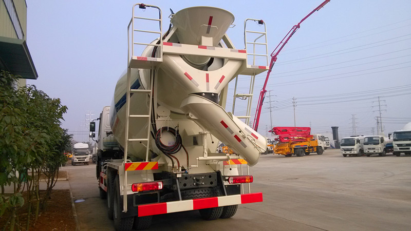 重汽豪沃15方混凝土攪拌車