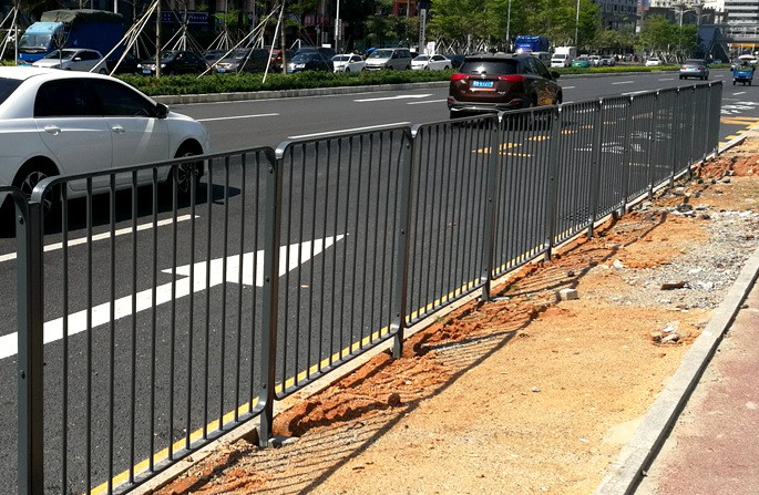 廠家直銷----深標公路護欄