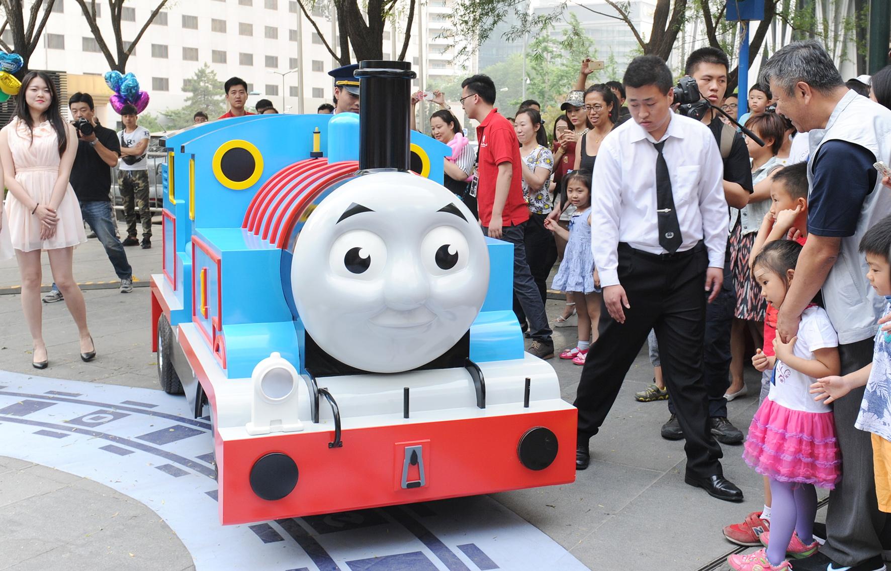 商場(chǎng)電動(dòng)無軌道托馬斯小火車 商場(chǎng)電動(dòng)無軌道托馬斯小火車載客