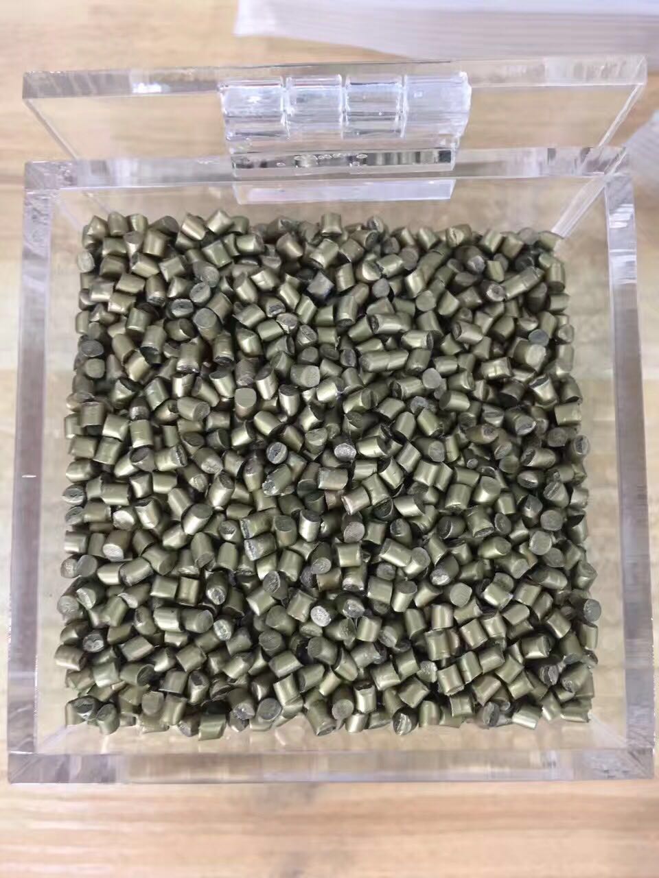 彩色母粒，*惠 彩色母粒 可以根據(jù)要求調(diào)色 彩色母粒 質(zhì)優(yōu)價廉