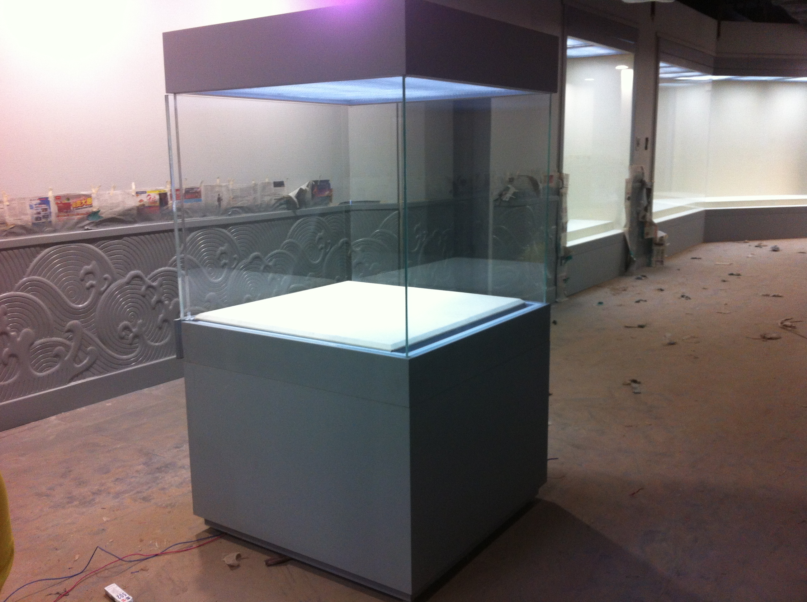 隆城展示專業(yè)玉器展示柜設計定做