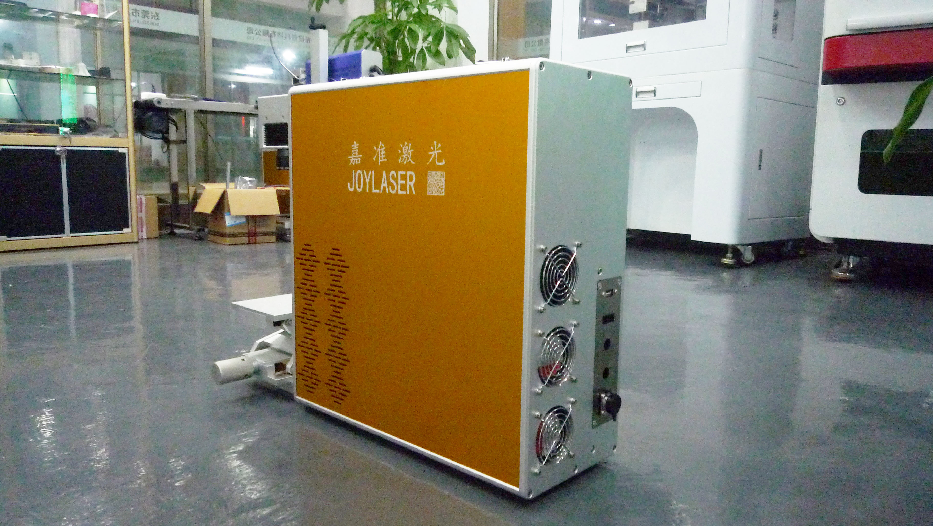 手持式激光打標(biāo)機(jī) 小型手持式激光打標(biāo)機(jī)   便攜式激光打標(biāo)機(jī)   鐳雕機(jī)