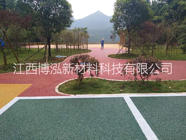 江西博泓專業(yè)供應(yīng)彩色透水混凝土