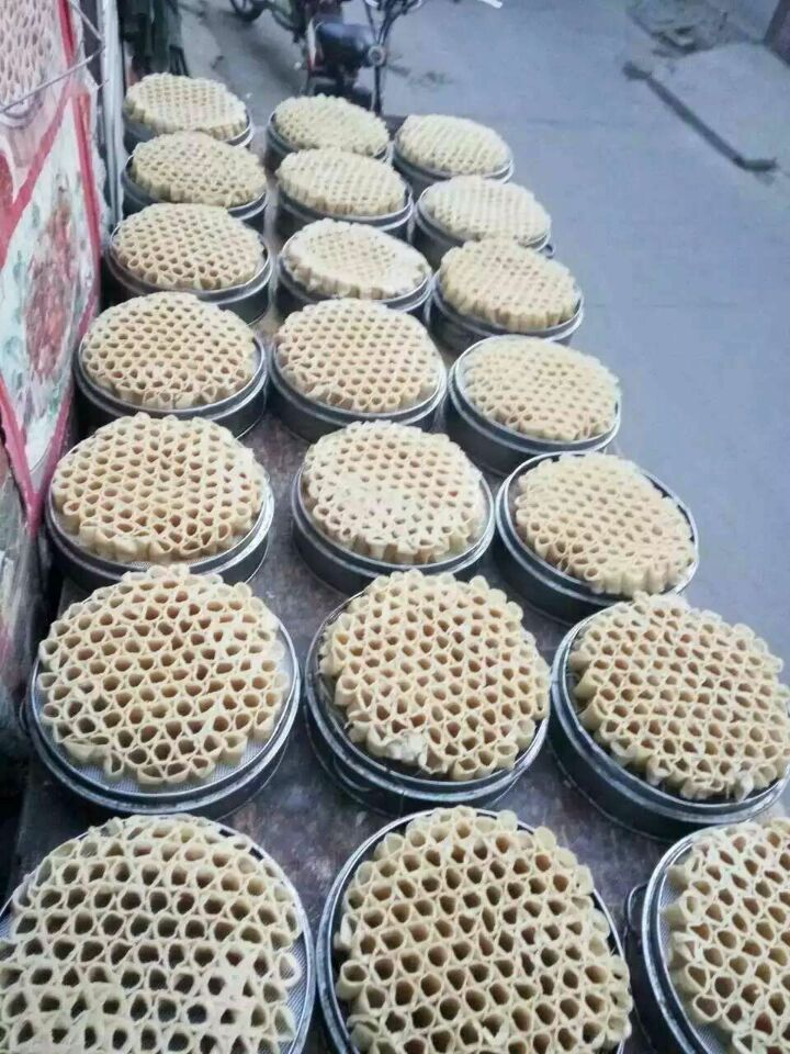 莜面窩窩機(jī)供應(yīng)，莜面窩窩機(jī)批發(fā)，莜面窩窩機(jī)定制 莜面窩窩機(jī)多少錢