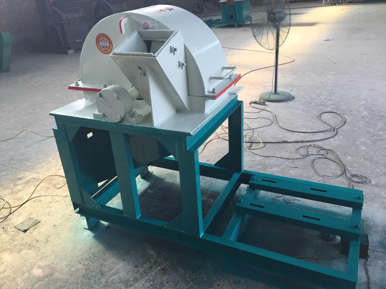 400木屑粉碎機 小樹枝木屑粉碎機