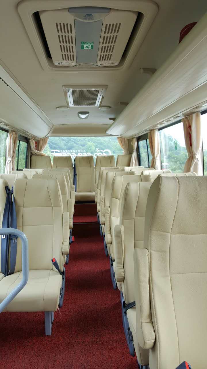 桂林包租車公司  桂林周邊旅游租車 桂林周邊商務(wù)包車 桂林周邊長短途包車 桂林周邊旅游包車 桂林旅游包車公司