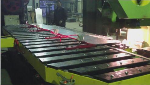 自動送料機* 歡迎選購山東機械生產(chǎn)廠家 數(shù)控送料平臺