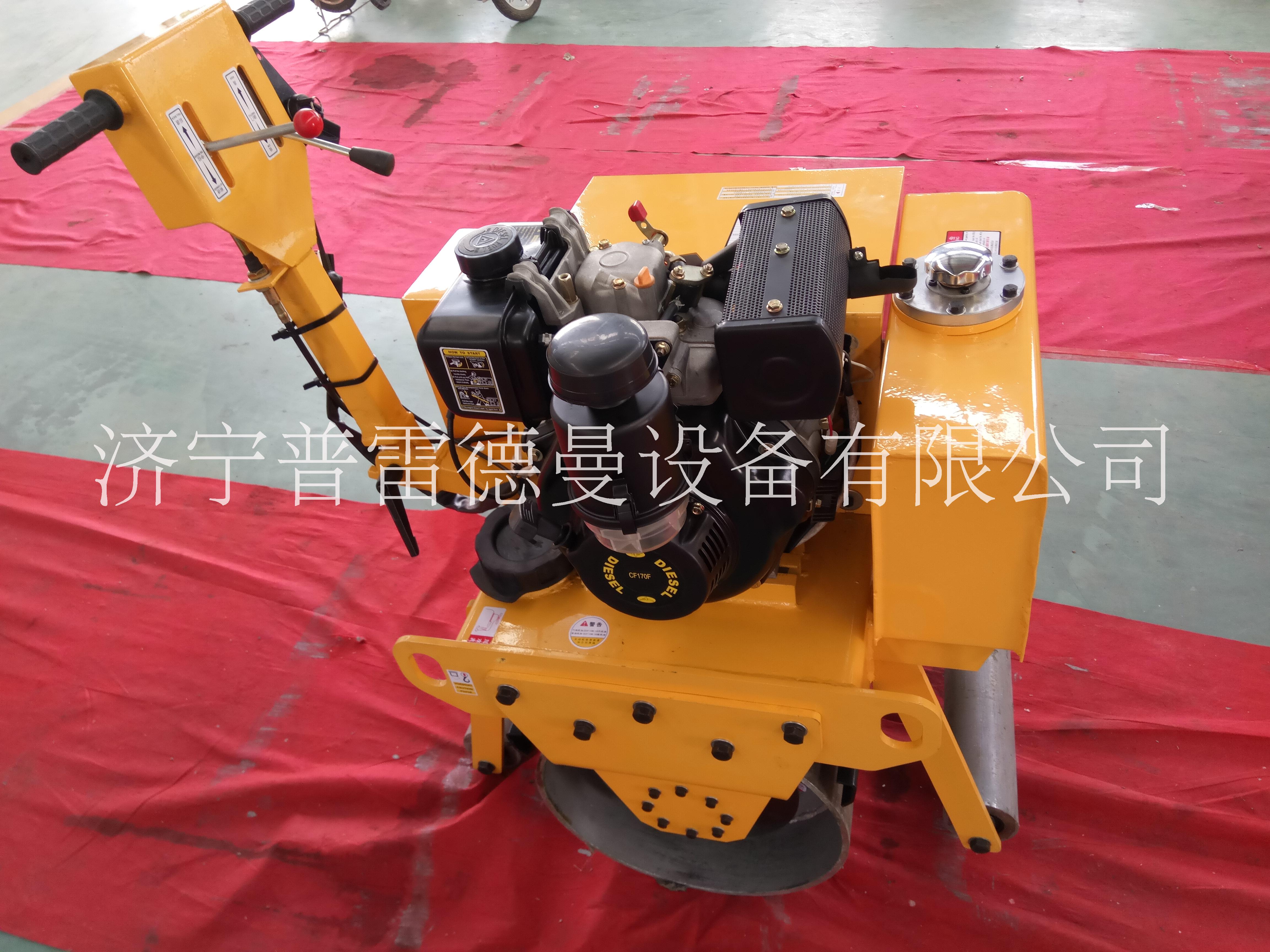手扶式小型壓路機(jī)價(jià)格